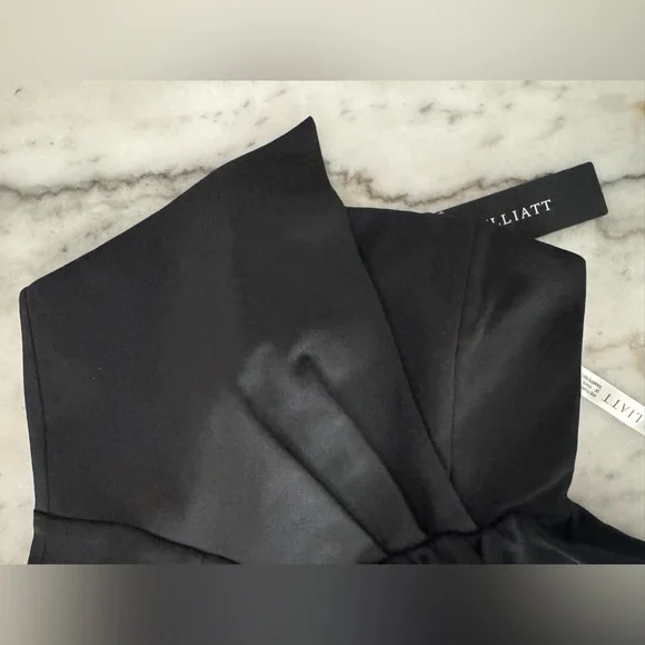 Elliatt Black Strapless Asymmetrical Sheath Dress - Picture 5 of 9